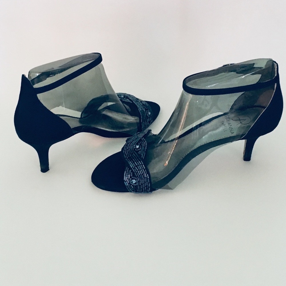 Adrianna Papell navy evening pumps